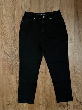 No Boundaries Straight Mom Jeans
